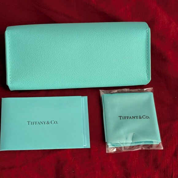 Tiffany & Co - Picture 3 of 3